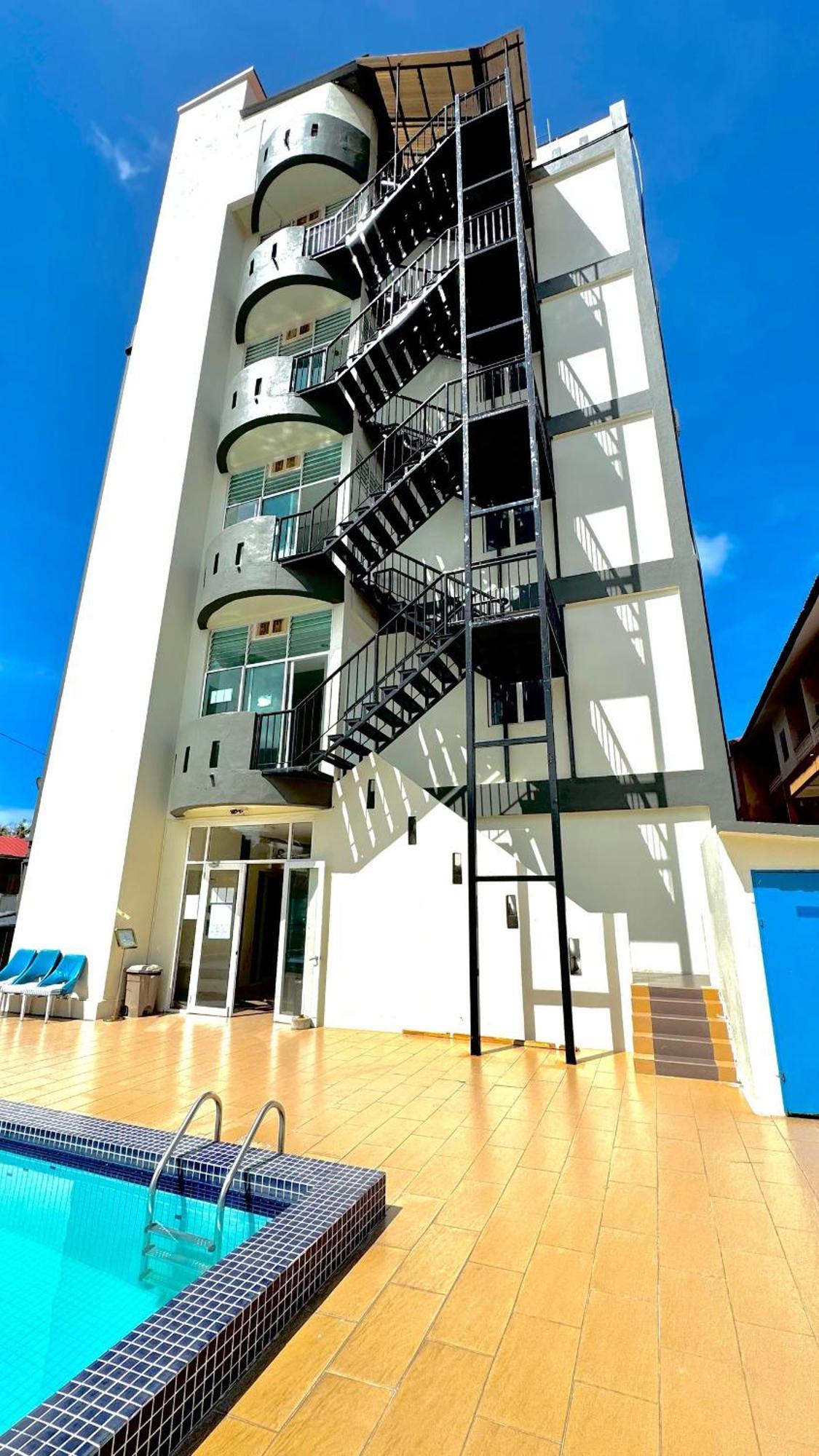 Royal Agate Beach Resort Pantai Cenang  Exterior photo
